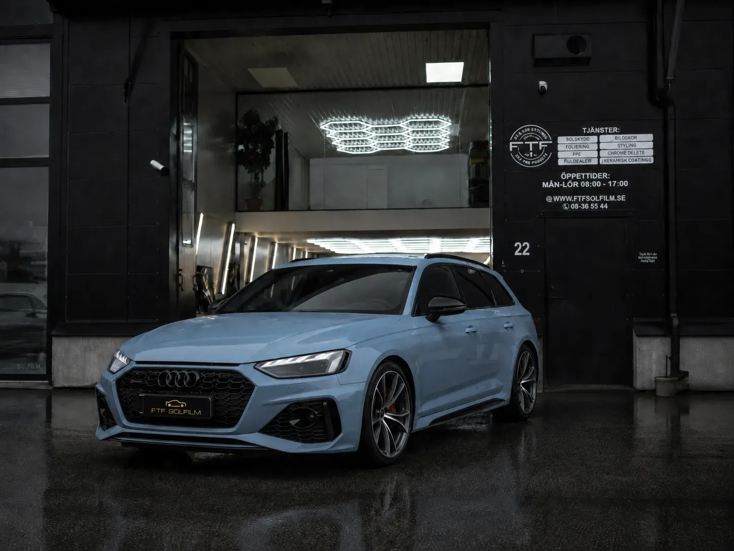 Tona rutor med solfilm i Stockholm på Audi hos FTF Solfilm