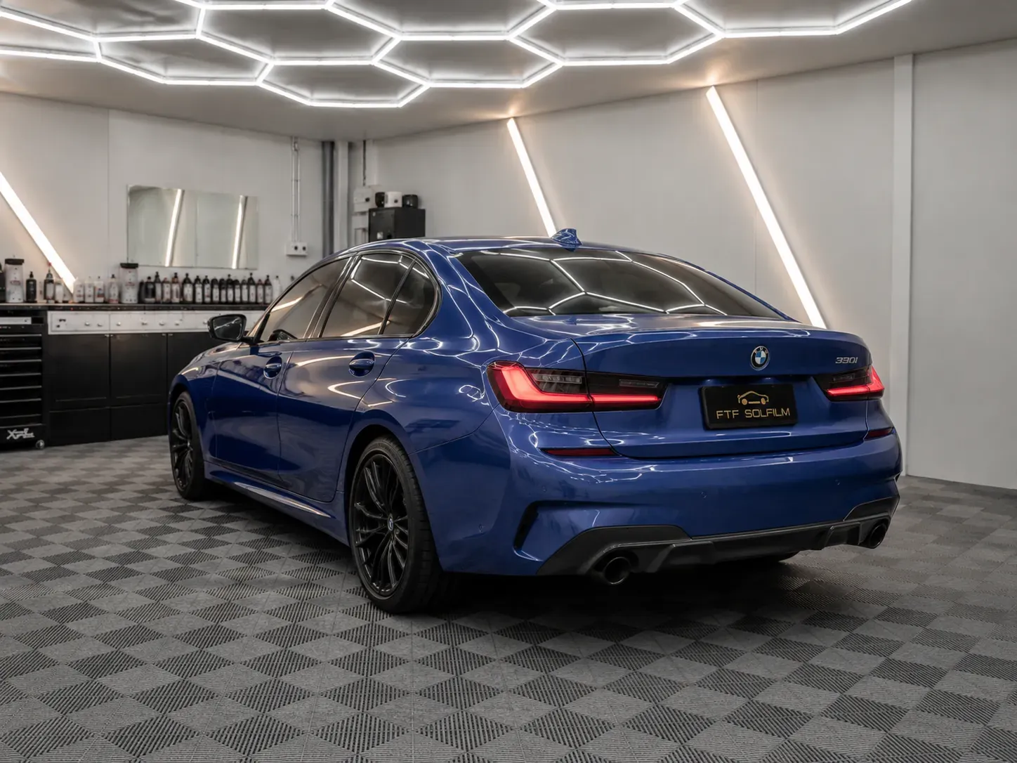 Tona rutor med solfilm i Stockholm på BMW hos FTF Solfilm