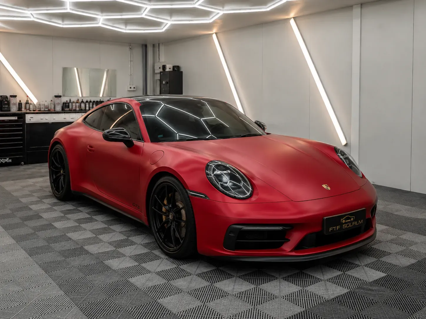 Tona rutor med solfilm i Stockholm på Porsche hos FTF Solfilm